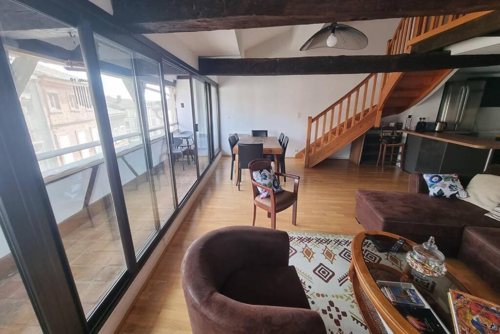 Appartement Exceptionnel 4 Etoiles Hyper Centre Albi 65 M2 Au 4Eme Etage Sans Ascenseur Avec Une Tour Du 12Eme Siecle Eksteriør billede