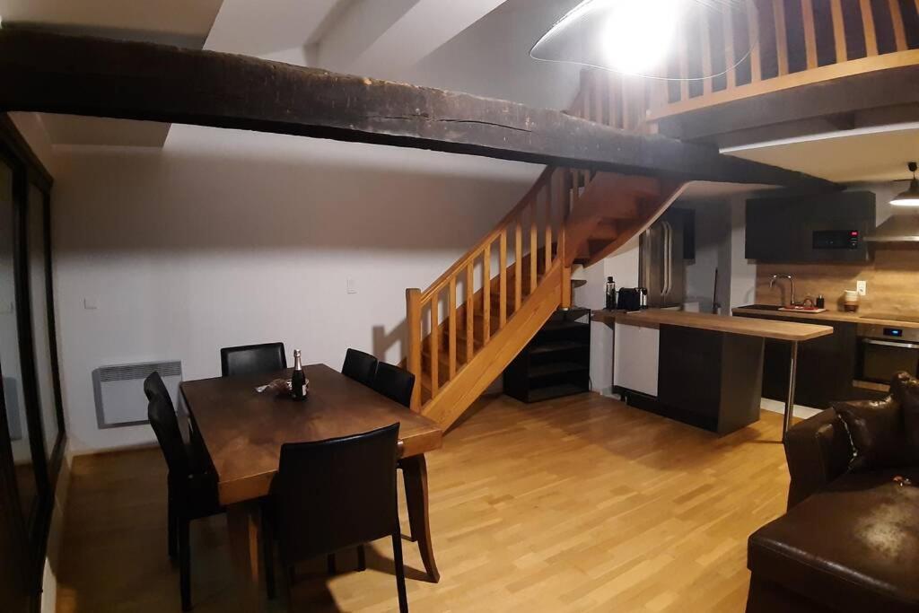 Appartement Exceptionnel 4 Etoiles Hyper Centre Albi 65 M2 Au 4Eme Etage Sans Ascenseur Avec Une Tour Du 12Eme Siecle Eksteriør billede