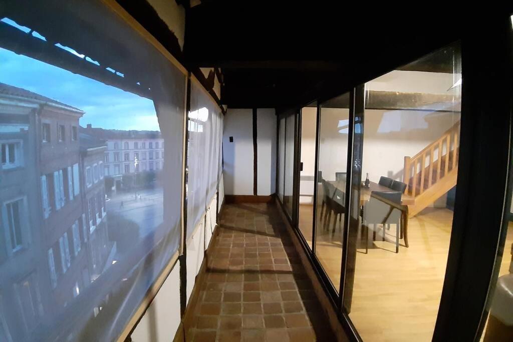 Appartement Exceptionnel 4 Etoiles Hyper Centre Albi 65 M2 Au 4Eme Etage Sans Ascenseur Avec Une Tour Du 12Eme Siecle Eksteriør billede