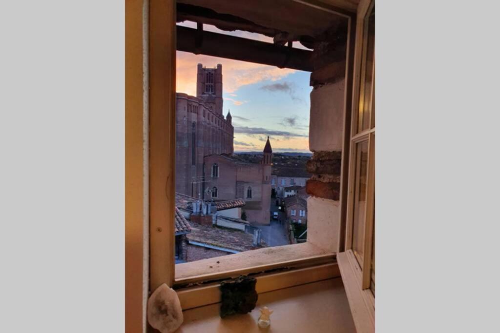 Appartement Exceptionnel 4 Etoiles Hyper Centre Albi 65 M2 Au 4Eme Etage Sans Ascenseur Avec Une Tour Du 12Eme Siecle Eksteriør billede
