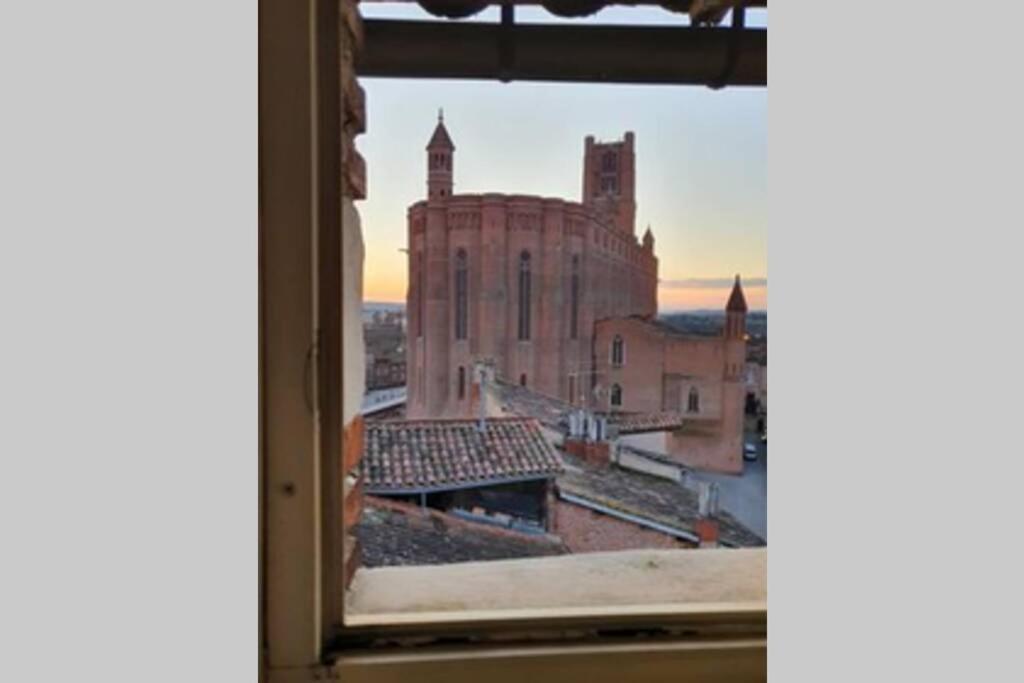 Appartement Exceptionnel 4 Etoiles Hyper Centre Albi 65 M2 Au 4Eme Etage Sans Ascenseur Avec Une Tour Du 12Eme Siecle Eksteriør billede